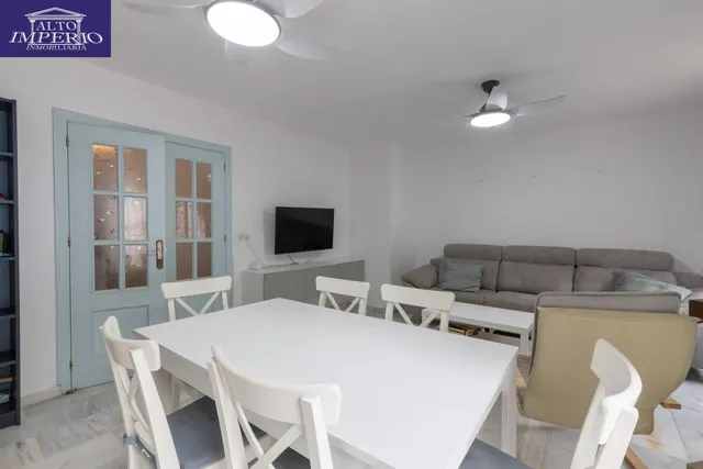 Casa independiente con piscina en La Zubia. — 6