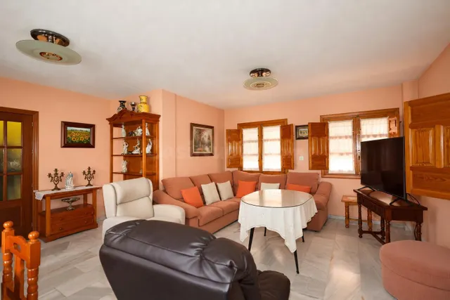 Chalet independiente con piscina en Híjar, Las Gabias — 2