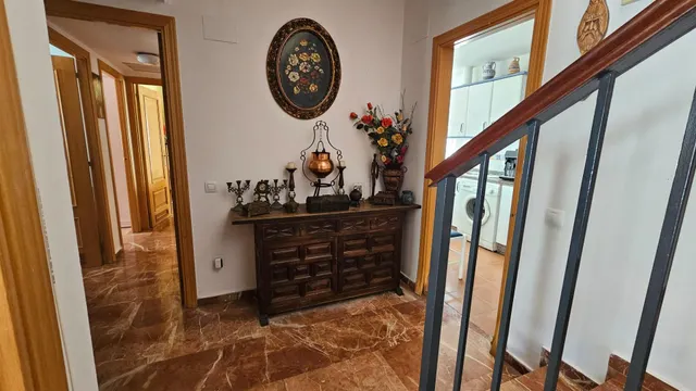 Adosado con vistas al Castillo y piscina comunitaria — 13