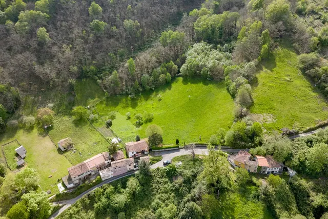 Casa  asturiana de piedra a rehabilitar con finca de 32.000 m2  en Llaneces (Mieres) — 25
