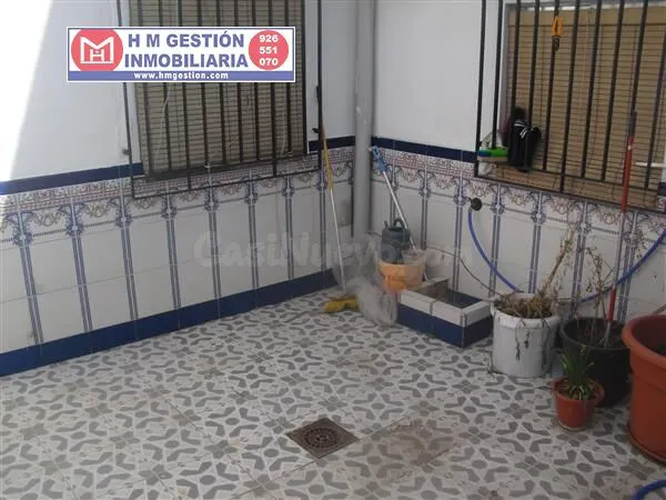 Casa de 140 m2 de solar, Y DOS PLANTYAS, con 3 dormitorios y - foto 4