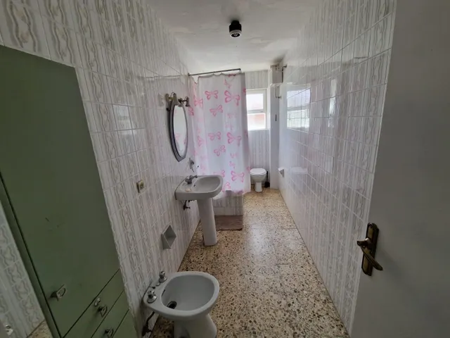 SE VENDE AMPLIO PISO DE TRES habitaciones EN VALENCIA DE DON JUAN, COCINA, SALÓN, BAÑO, DOS TERRAZAS — 14