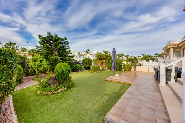 Exclusiva Villa con Jardin de ensueño en Los Dolses, a pasos de La Zenia Boulevard — 6