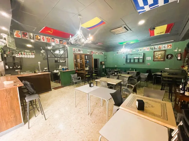 ALQUILER DE CAFETERIA CON LICENCIA-POSIBILIDAD DE TERRAZA — 14