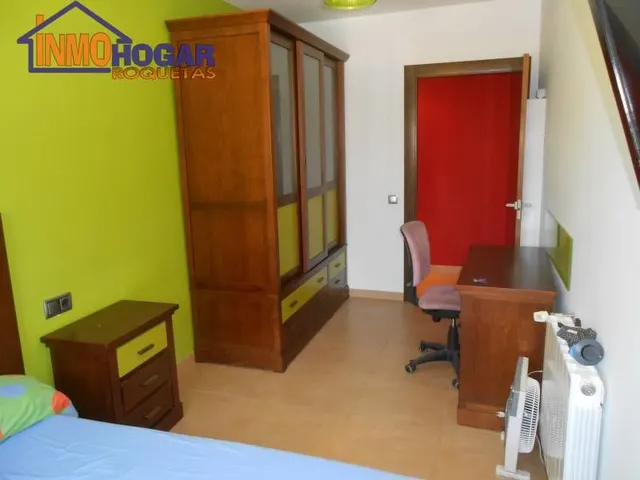 CHALET DE LUJO, 1000 m de parcela, 4 DOR,3 BAÑOS, PIS EXCELENTENTES CALIDADES A 200 m DE LA PLAYA!! — 30