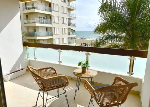 Piso en alquiler en  1º línea de playa de Estepona | CABANILLAS REAL ESTATE