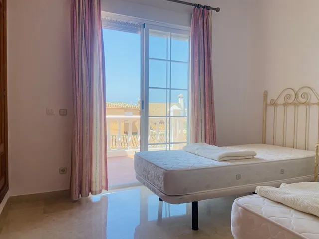 Villa 3 habitaciones 203m² en alquiler - Centro — 18