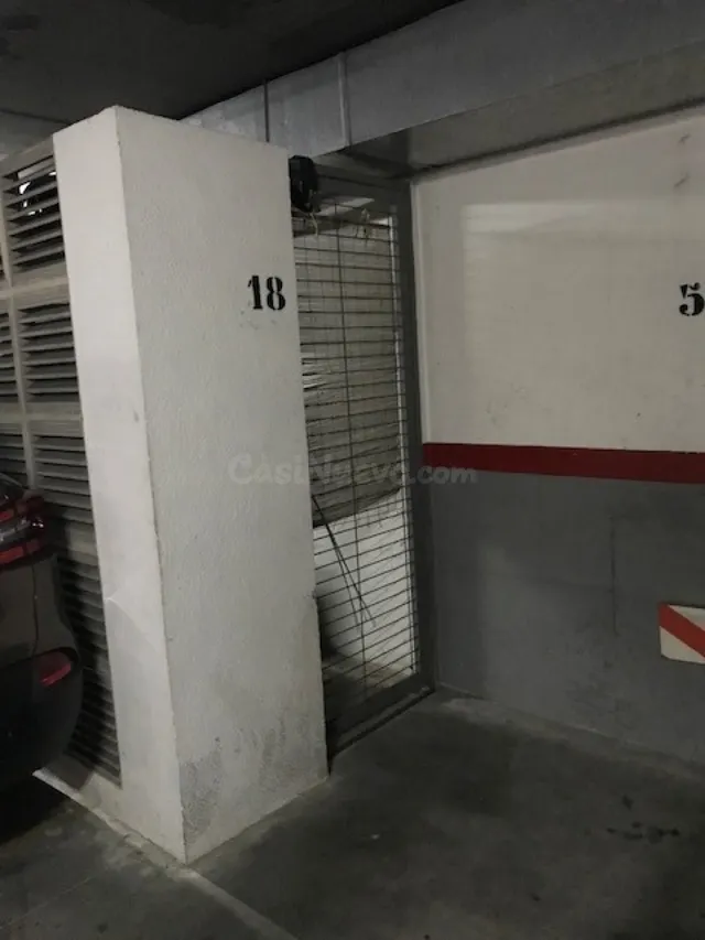 PLAZA DE APARCAMIENTO CON TRASTERO EN VENTA - foto 2