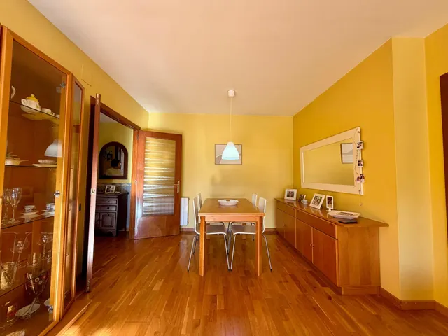 Luminoso piso de 3 dormitorios con suite junto a la plaza Vallès, en el corazón de Sabadell — 7