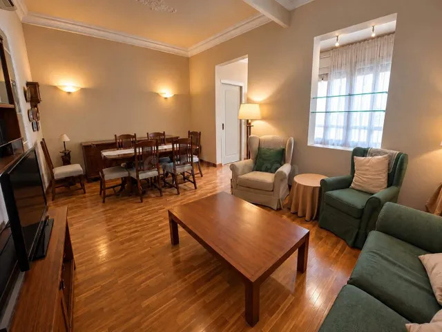 Elegante vivienda de 117 m2 en finca regia en Sant Antoni (Eixample) — 2