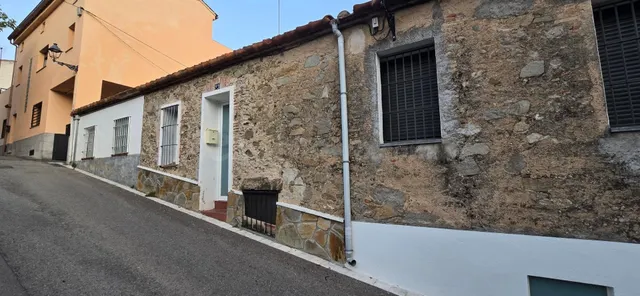 OPORTUNIDAD CASA CON JARDIN EN ALELLA - foto 2