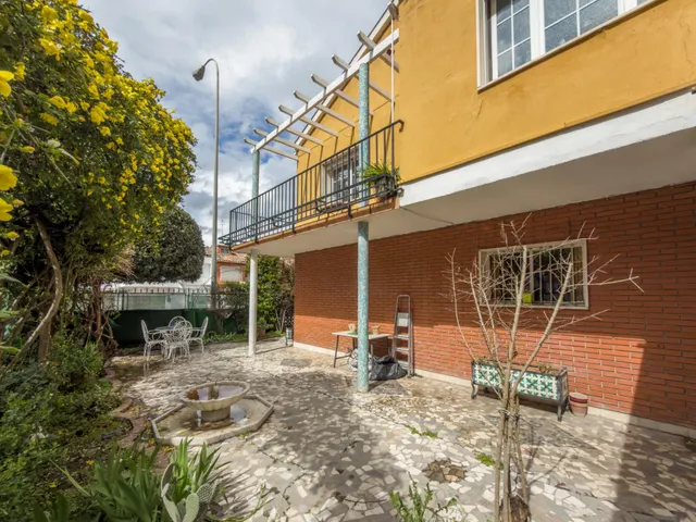 EN EL CENTRO DE GRANADA SIN RENUNCIAR A LAS COMODIDADES DE UNA CASA PAREADA CON JARDIN!!! — 10