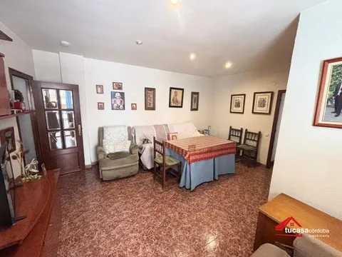 PISO EXTERIOR CON TERRAZA Y PARKING EN LEVANTE– 165.000 €