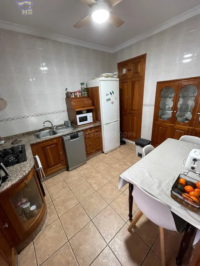 SE VENDE CASA EN ZONA DEL BARRIO BAJO - foto 5