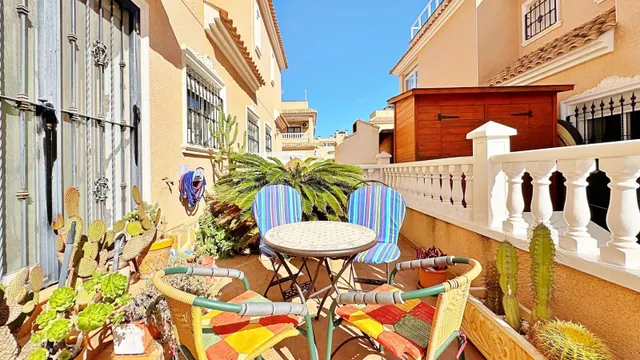 ADOSADO DE 3 DORMITORIO Y 2 BAÑOS EN ORIHUELA COSTA (ZONA LOS DOLSES) — 12