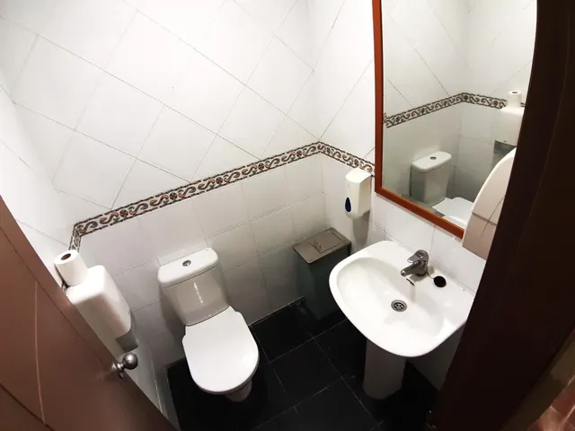 Amplio Local Comercial de 600 m2 en Ubicación Estratégica de Calahonda Baja — 36