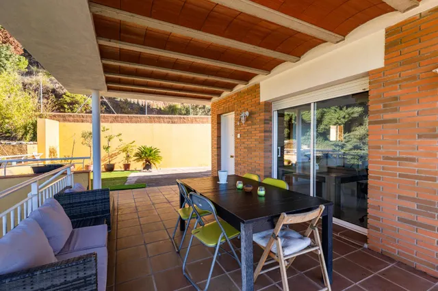 Casa con vistas espectaculares — 8