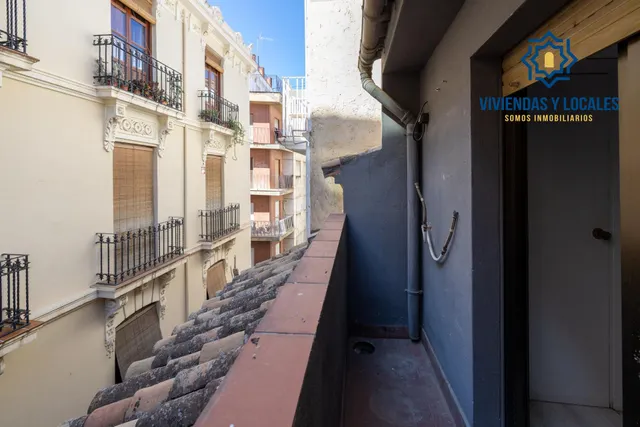 ATENCIÓN INVERSORES. Edificio comercial en pleno centro de Granada, entre Puentezuelas y Alhóndiga — 39