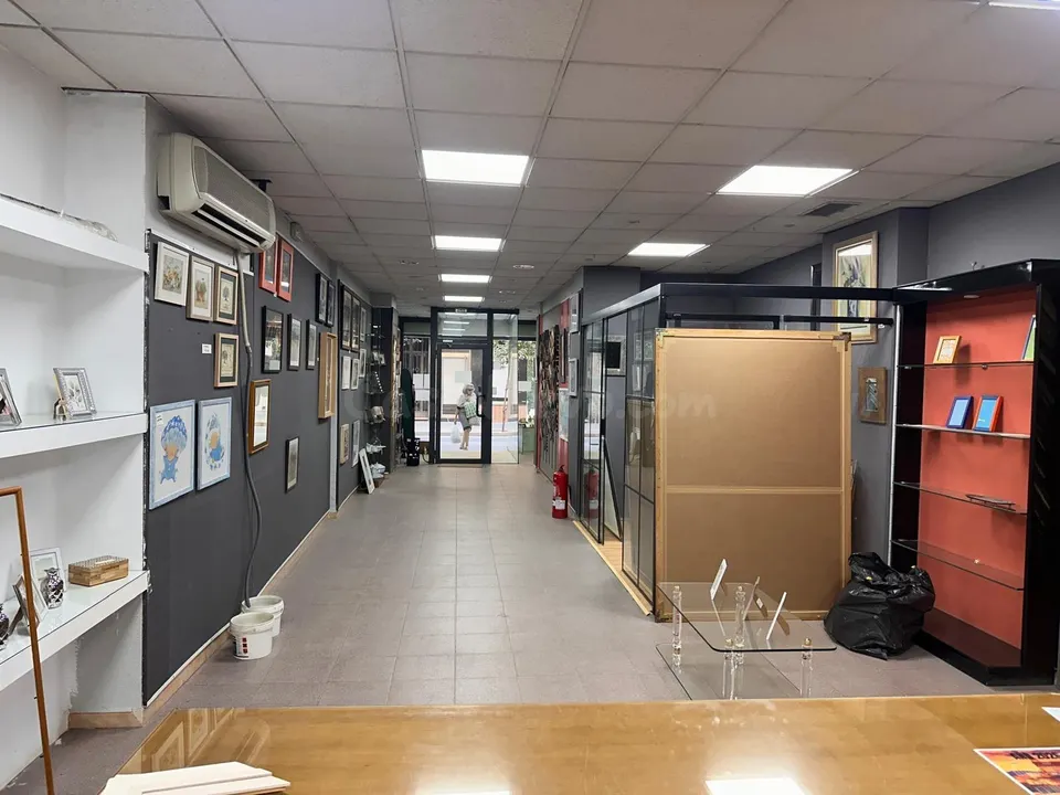 Local de 218 m2 en pleno centro de Córdoba con planta a pie de calle y sótano