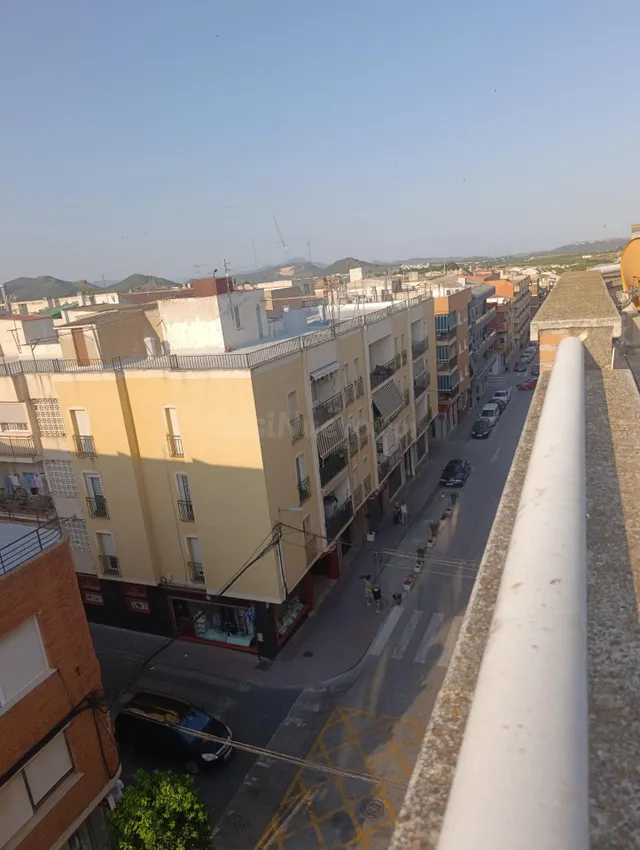 “Amplio piso con vistas despejadas en Gran Vía de Bullas” — 2