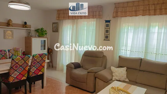 CASA EN EL BULEVAR