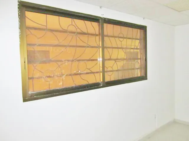 Oportunidad invesores!!! Gran local comercial de 300 metros en la Av. de Denia. — 30