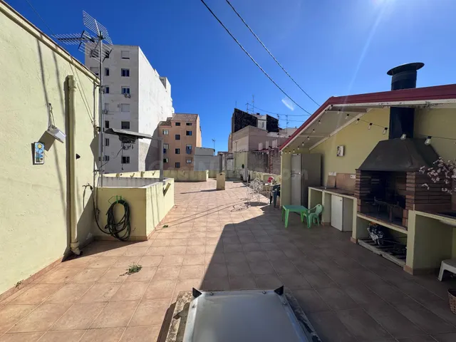 Edificio en venta en centro de Alicante (Zona Mercado Centra