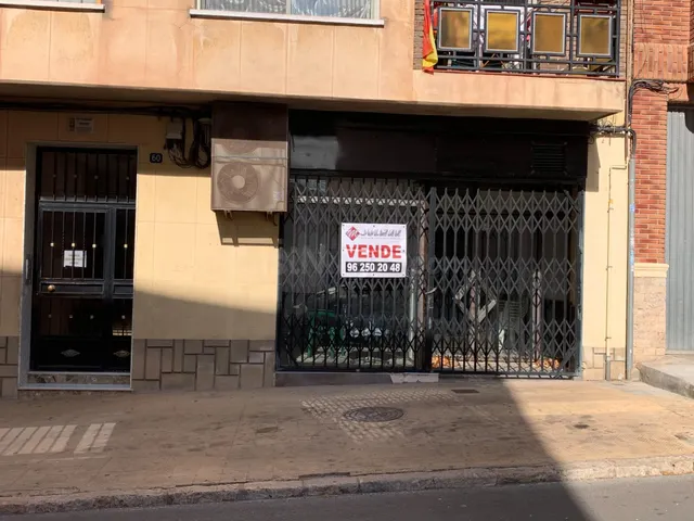 Local comercial en Buñol, zona San Luis