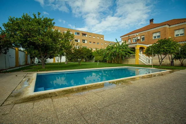 CHALET INDEPENDIENTE JUNTO AL VIEJO VIVERO EN BADAJOZ — 39