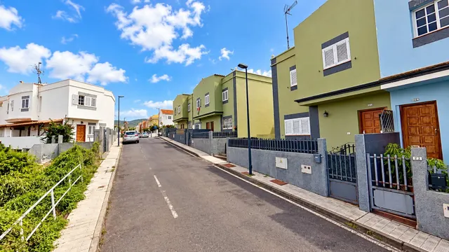 Vivienda unifamiliar de 194 m2 con patio privado y amplio garaje en Guayonje, Tacoronte — 24