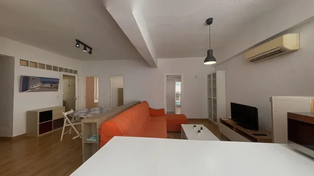 Piso de 3 dormitorios en alquiler -  barrio san antón — 7
