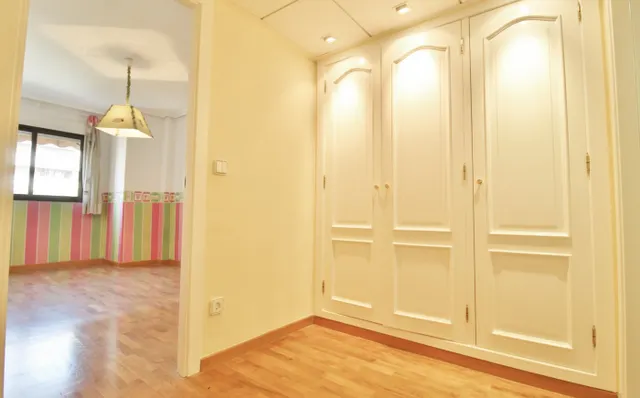 Maravillosa vivienda junto al Corte Inglés. Ahora en oferta. Llámanos. — 19