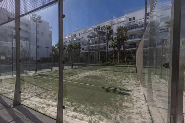 Piso con gran terraza y vistas al Campo de Golf — 48