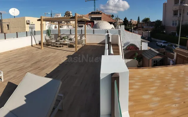 MAGNIFICO CHALET TOTALMENTE REFORMADO, IDEAL PARA PAREJAS, RODEADO DE TODOS LOS SERVICIOS — 2