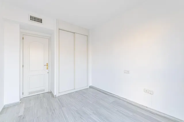 Exclusiva vivienda en primera línea de playa en el bajondillo – Torremolinos — 23