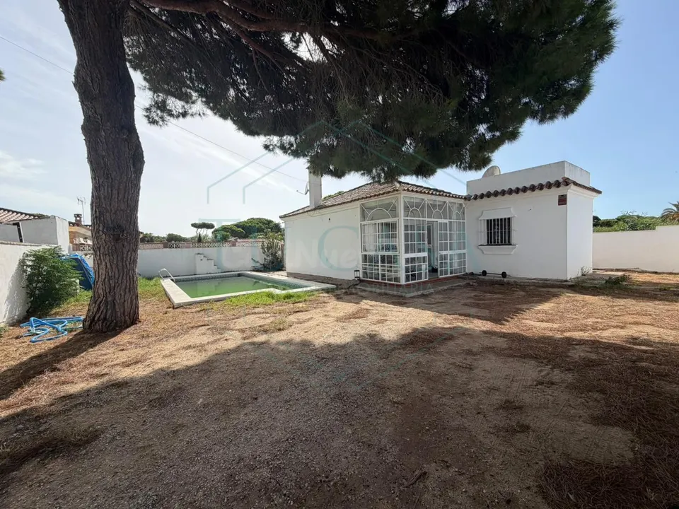 Estupendo chalet independiente con piscina en La Rana Verde