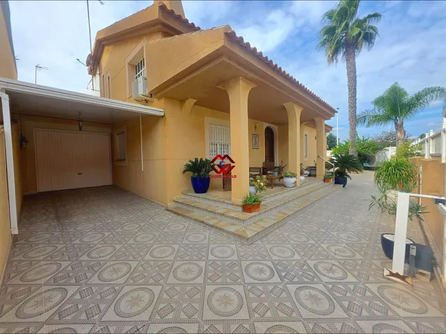 Villa en esquina con piscina privada, garaje a 800 m de la playa en Santiago de la Ribera — 43
