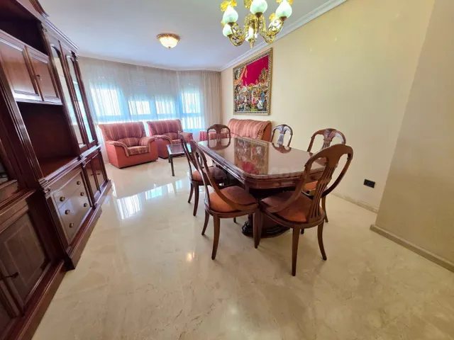 Amplia Vivienda en Alquiler con Terraza en Castellón. — 3