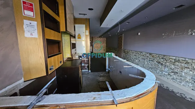 EN VENTA – 2 LOCALES COMERCIALES UNIDOS JUNTO A LA ESTACIÓN  - foto 4