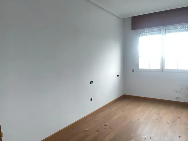 EDIFICIO EN CUATROVIENTOS — 10