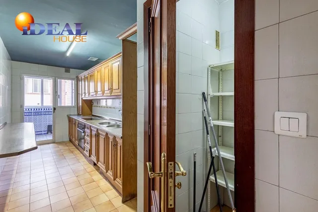 Espacio, luz y comodidad en una vivienda con grandes posibilidades en zona Alcampo — 12