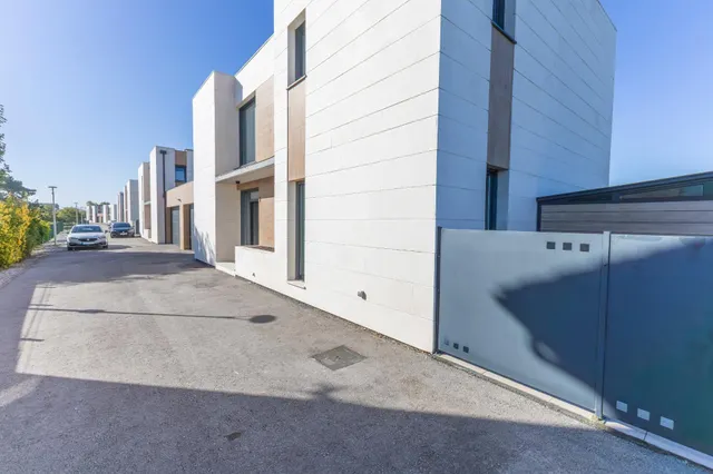 Espectacular chalet en Sancibrián con piscina climatizada — 46