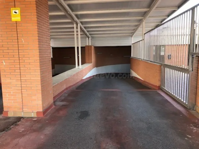 VENTA GARAJE EDIFICIO EL SOL LA ROSALEDA — 5