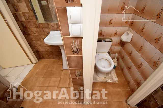AMPLIA CASA PARA REFORMAR CON 7 DORMITORIOS EN EL CENTRO — 44