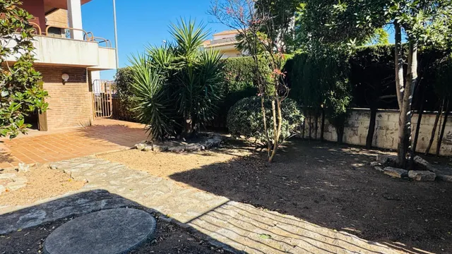 Una residencia exclusiva con terrazas panorámicas en un paraíso natural. — 48