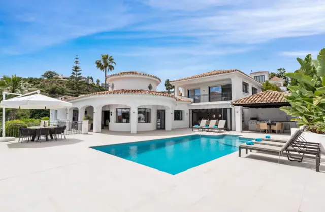 Chalet 5 habitaciones 457m² en venta - Costa del Sol - foto 2