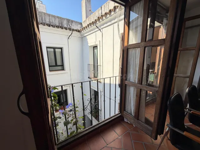 ¡¡ PISO REFORMADO A UN PASO DE LA RIBERA !! - foto 4