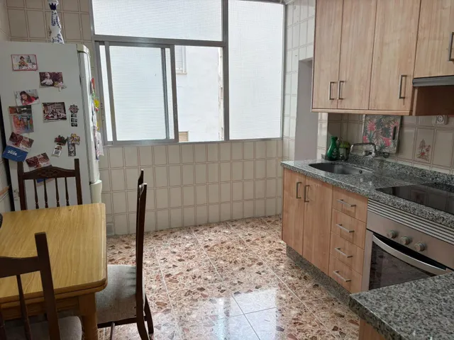 Te ofrecemos este bonito piso de 2 habitaciones y vestidor en bloque con ascensor recién reformado! — 5