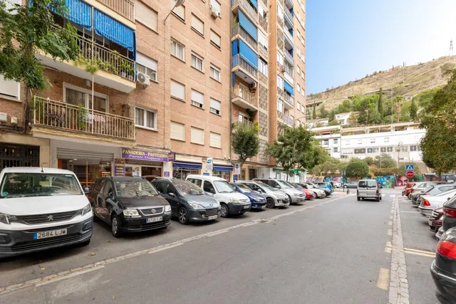 LOCAL COMERCIAL EN EL CHARCÓN — 4