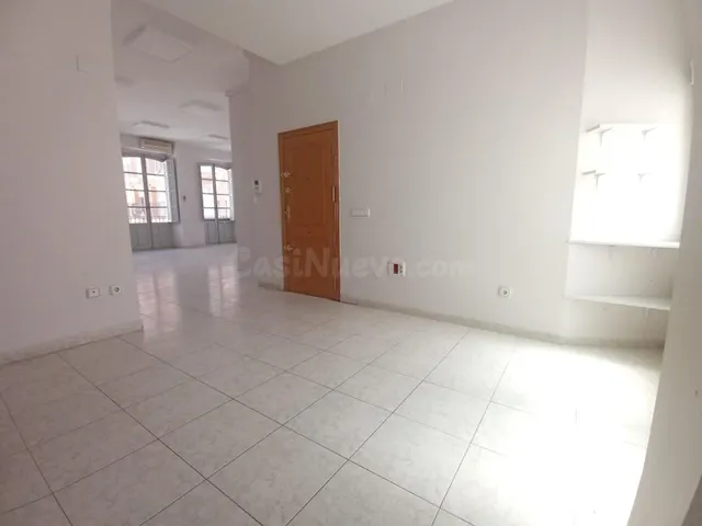 ALQUILER DE EXCELENTE OFICINA LUMINOSA ZON CASCO ANTIGÜO — 4